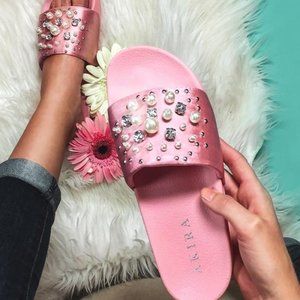 Akira Beaded Slides